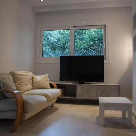 Garden Patra Βίλα Flámbouras