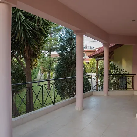 Villa Garden Patra Flámbouras