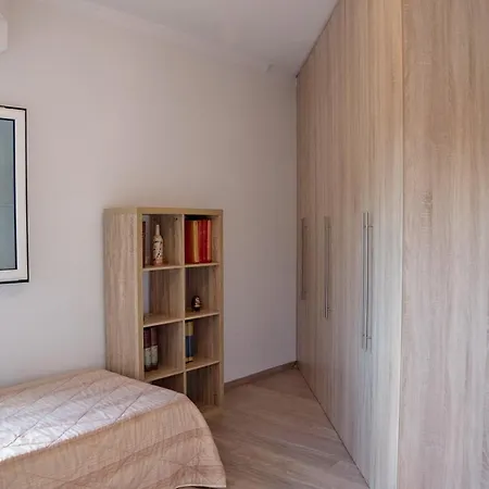 Garden Patra Βίλα