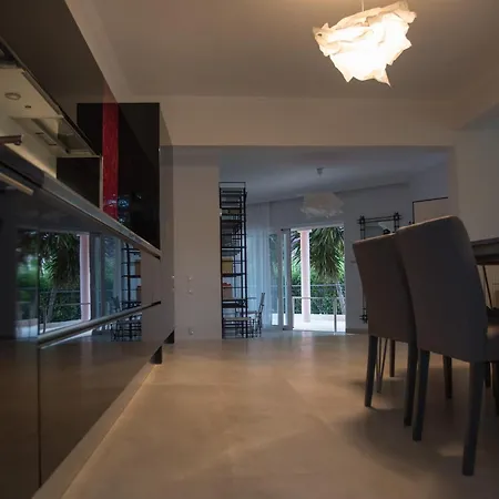 Garden Patra Βίλα