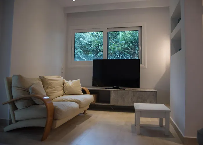 Garden Patra Vila Flámbouras