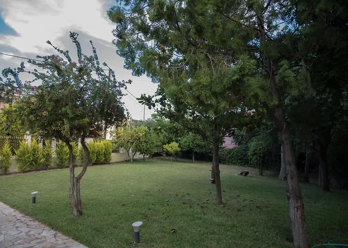 Garden Patra * Flámbouras