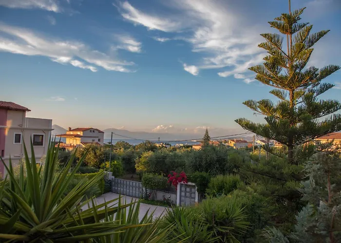 Garden Patra * Flámbouras